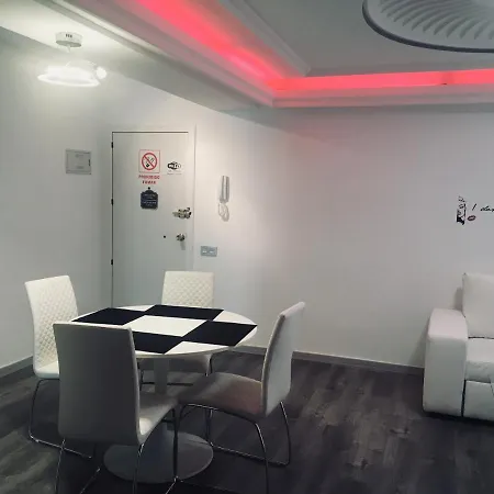 In Centre דירה *